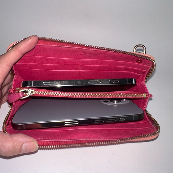 💯 PRADA Logo Peach Saffiano Leather Zippered Wallet on Chain W/ auth cert - Picture 5 of 12